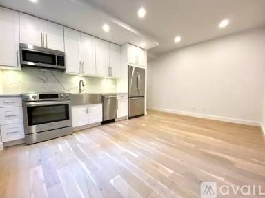 Main picture of 155 E 48th St