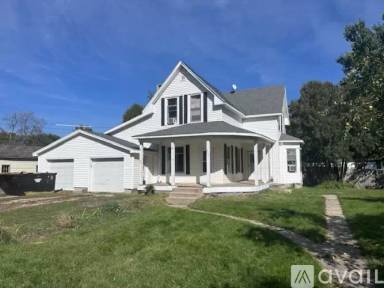 Main picture of 211 East St N