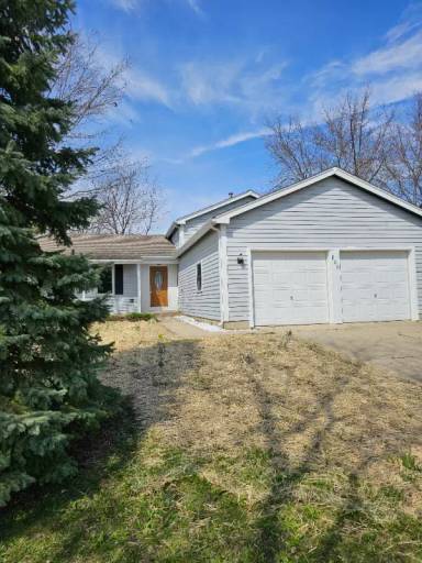 Main picture of 888 Bennington Dr