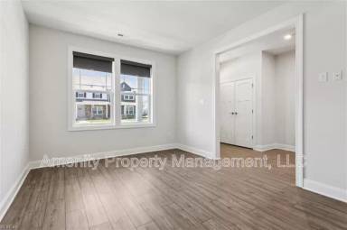 Main picture of 1544 Stanford Ln