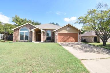 Main picture of 2111 Shawnee Trl