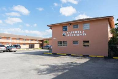 Main picture of 6241 W 22nd Ct