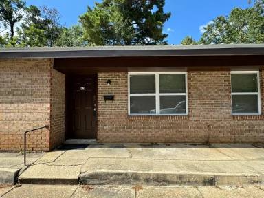 Main picture of 702 S Edgewood Dr
