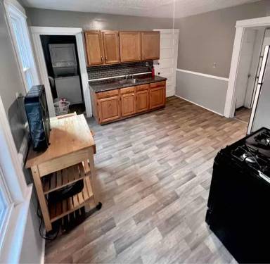 Main picture of 208 Fairview Ave