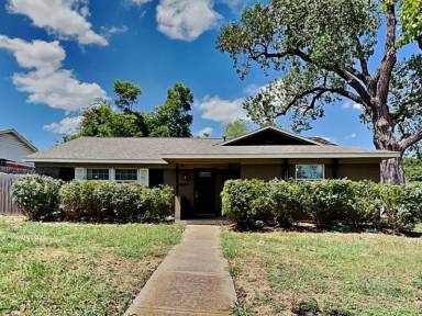 Main picture of 10689 Le Mans Dr