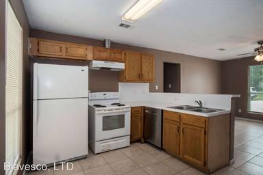 Main picture of 5603 Madison St