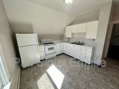 Main picture of 927 S Spring Ave