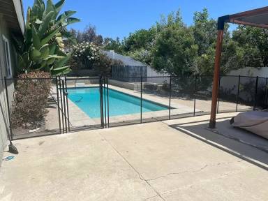 Main picture of 1689 Oleander Ave