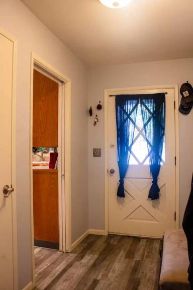 Main picture of 2207 Grace Ave