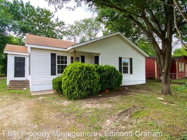 Main picture of 907 Edgewood St