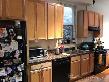 Main picture of 2636 N Halsted St