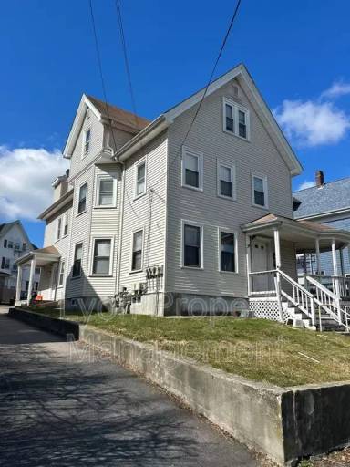 Main picture of 34 Hodges Ave