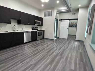 Main picture of 36 E Utica St