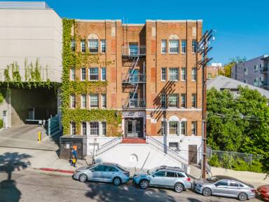Main picture of 412 S Lake St