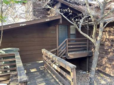 Main picture of 982 N Lewis Ave