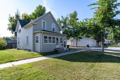 Main picture of 405 4th Ave N