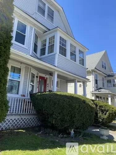 Main picture of 839 Brewster St