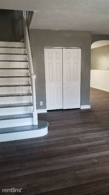 Main picture of 106 Sparks St