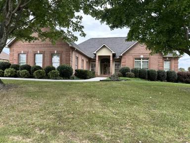 Main picture of 1660 Saint Ives Blvd