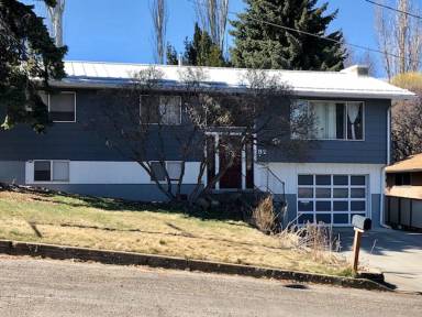 Main picture of 92 2nd St