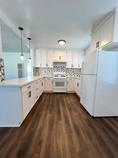 Main picture of 10222 S Dixon Ave