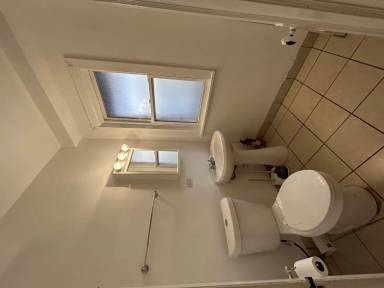 Main picture of 5000 N Sawyer Ave