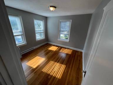 Main picture of 115 Lowell St