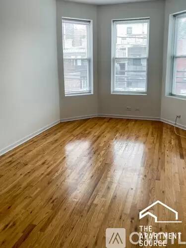 Main picture of 2450 N Southport Ave