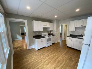 Main picture of 35 Narragansett St