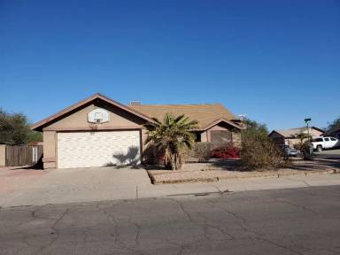 Main picture of 1782 E Parkview Ave