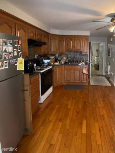Main picture of 161 Bennington St