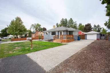 Main picture of 2922 N Willow Rd