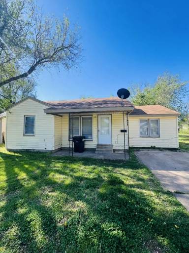 Main picture of 609 W Nagel Ave