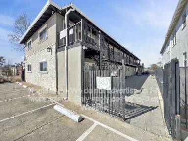 Main picture of 683 El Camino Ave