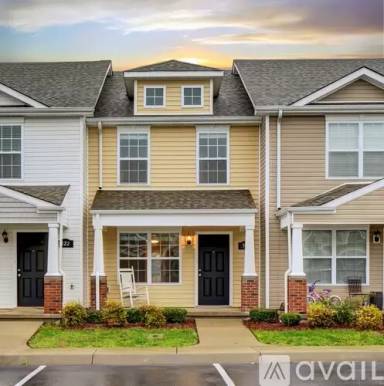 Main picture of 323 Sam Houston Cir