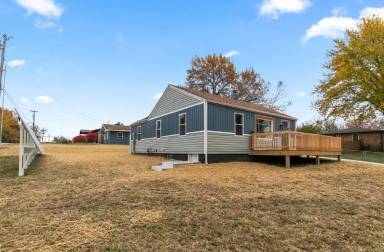 Main picture of 702 S 10th Ave