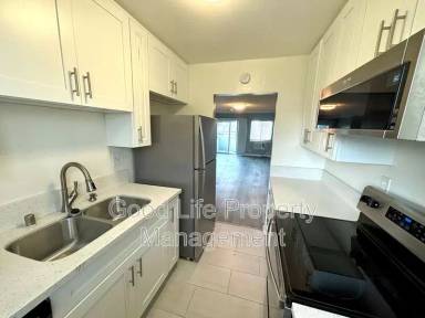 Main picture of 631 N Bristol St