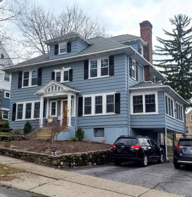 Main picture of 18 Waconah Rd