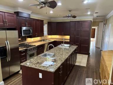 Main picture of 5814 Vickery Blvd
