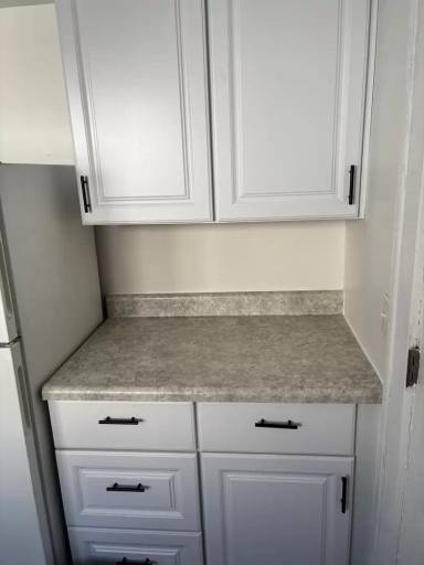 Main picture of 586 Robinette Ct