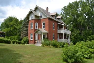 Main picture of 219 Notch Rd
