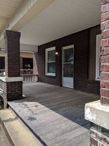 Main picture of 410 W Maple St