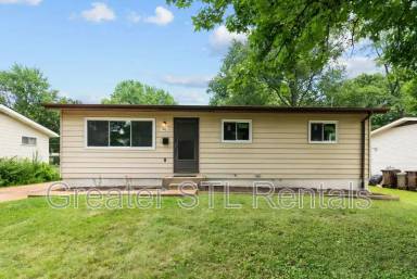 Main picture of 300 Meadowcrest Dr