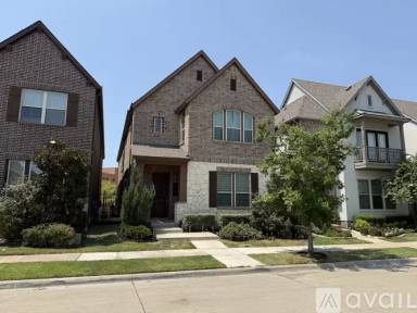 Main picture of 620 Courtyard Ln