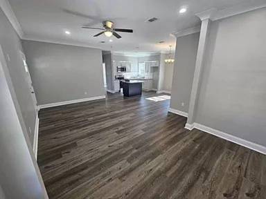 Main picture of 6434 Buttonwood Dr