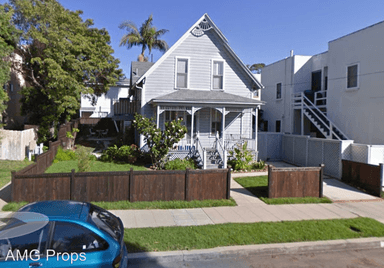 Main picture of 3417 Front St