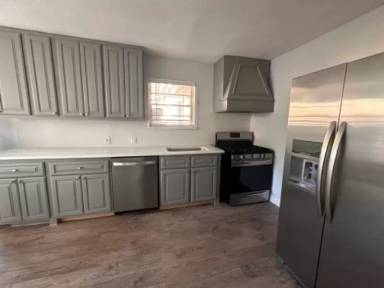 Main picture of 713 Greenway Dr