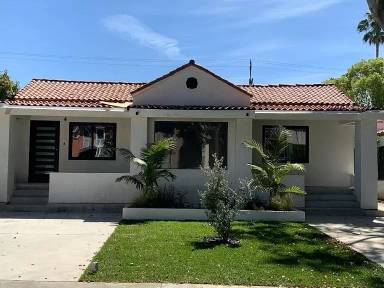Main picture of 922 N Harper Ave