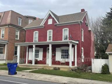 Main picture of 605 N Mulberry St
