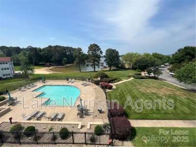 Main picture of 17919 Kings Point Dr